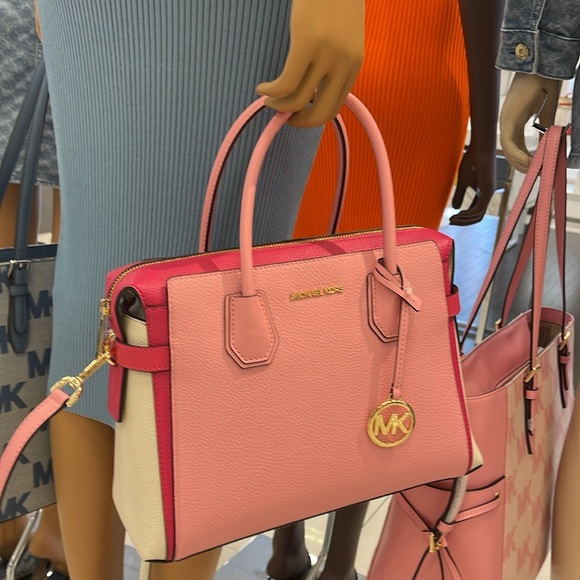 MICHAEL KORS
Mercer Medium Top Zip Color-Block Belted Satchel Crossbody Purs
NWT - Picture 16 of 16